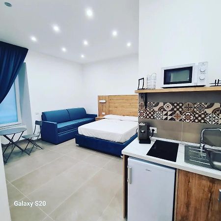 Residenza Nascari Al Plebiscito Hotel Napels Buitenkant foto