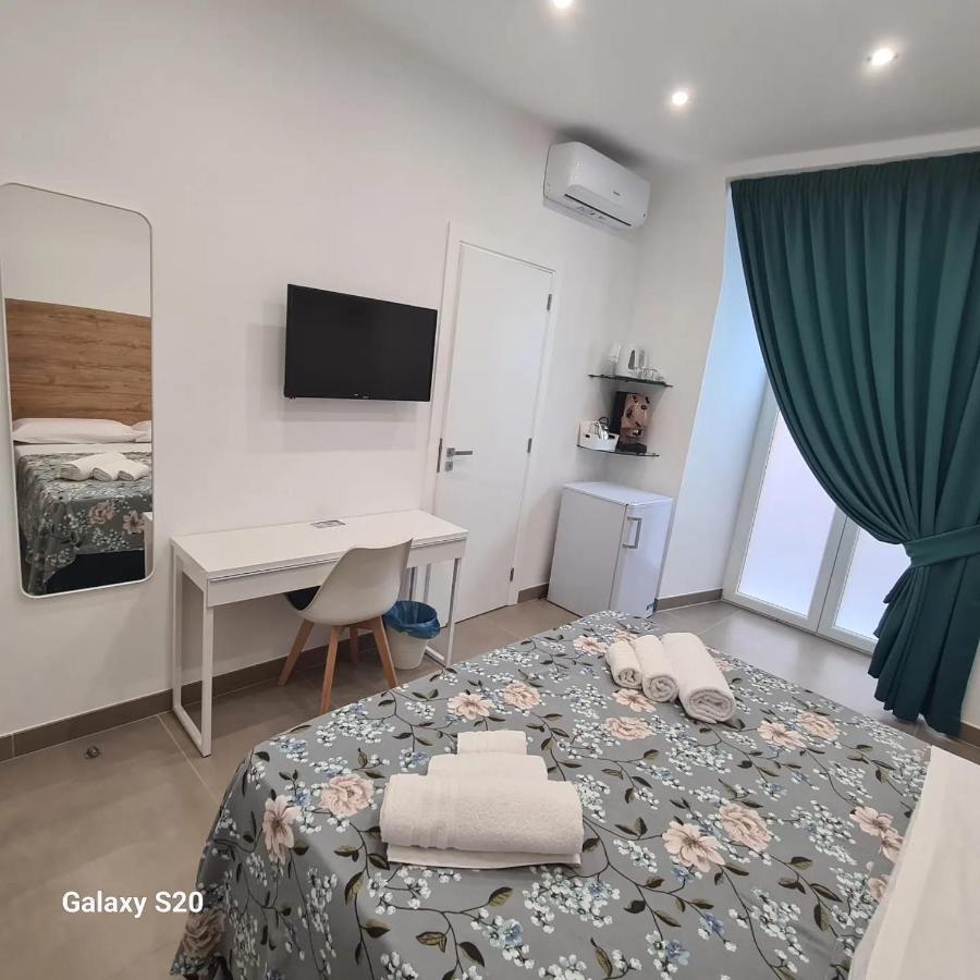 Residenza Nascari Al Plebiscito Hotel Napels Buitenkant foto