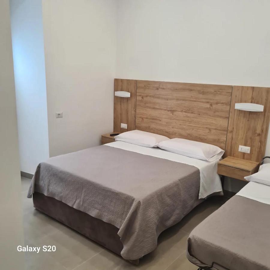 Residenza Nascari Al Plebiscito Hotel Napels Buitenkant foto